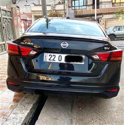 نيسان ألتيما